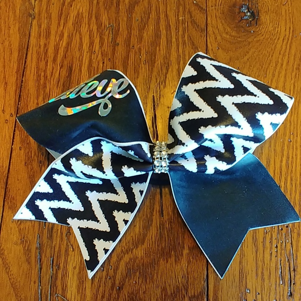 Cheer bow